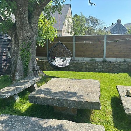 La Maisonnette Les Pieux Bagian luar foto