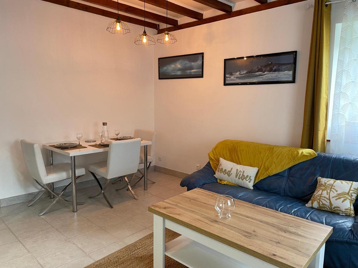 La Maisonnette Les Pieux Bagian luar foto