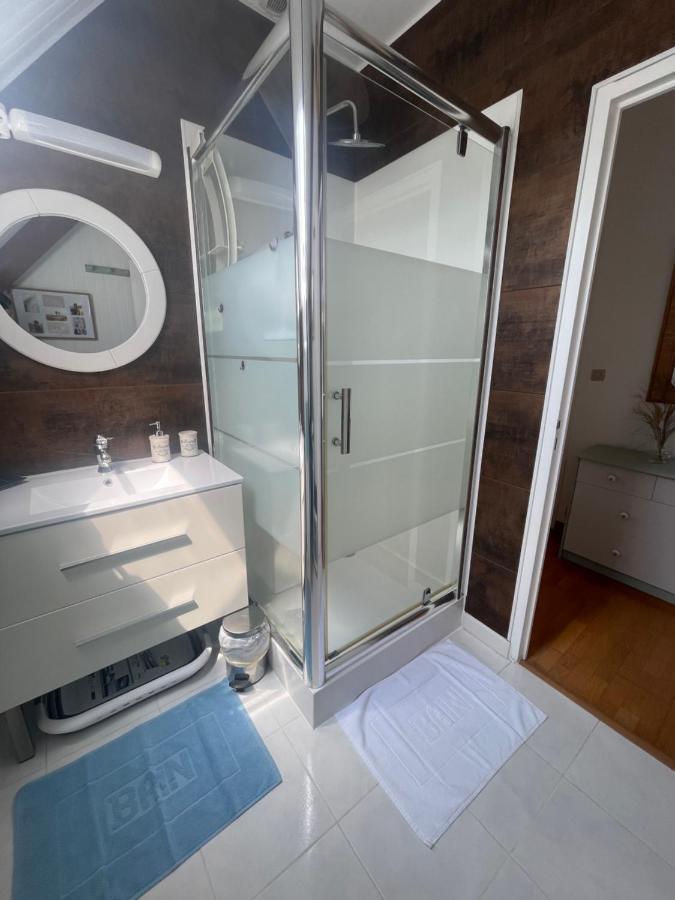 La Maisonnette Les Pieux Bagian luar foto