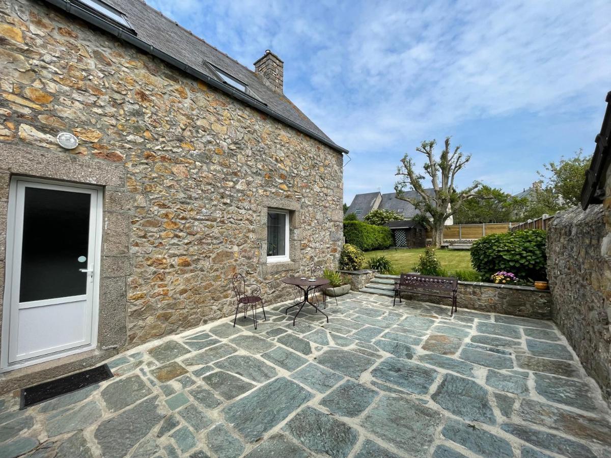 La Maisonnette Les Pieux Bagian luar foto
