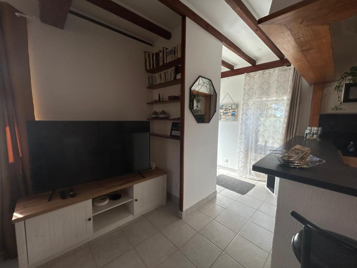 La Maisonnette Les Pieux Bagian luar foto
