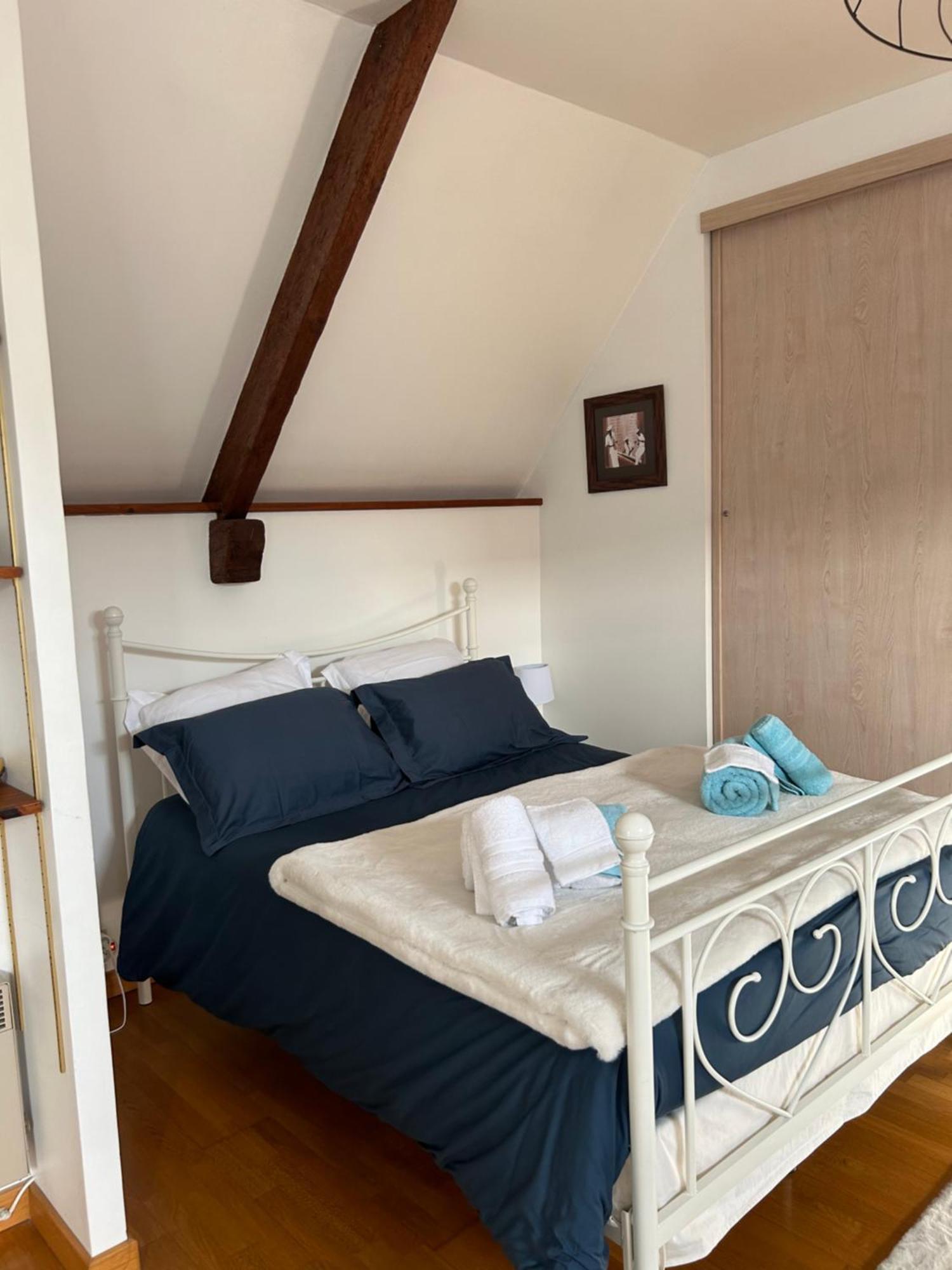 La Maisonnette Les Pieux Bagian luar foto
