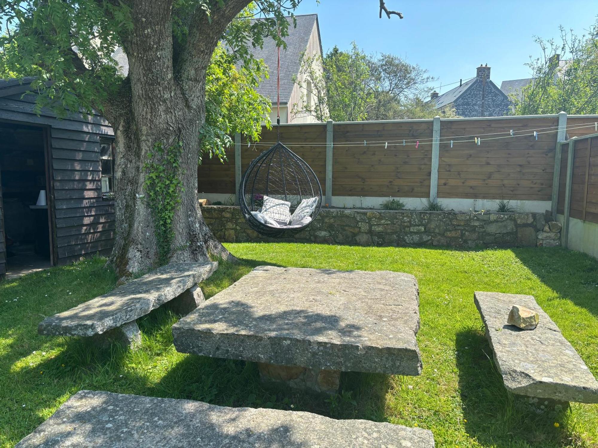 La Maisonnette Les Pieux Bagian luar foto